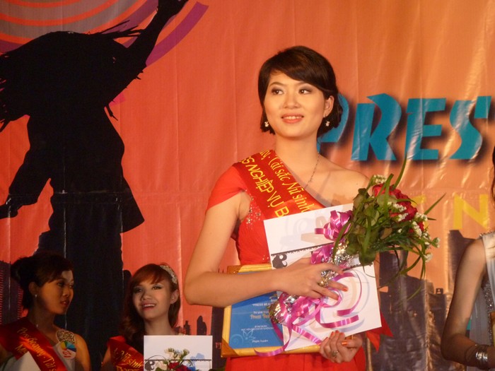 Á khôi 2 là Bùi Hương Nhung (SBD 17, trường Cao đẳng Truyền hình).
